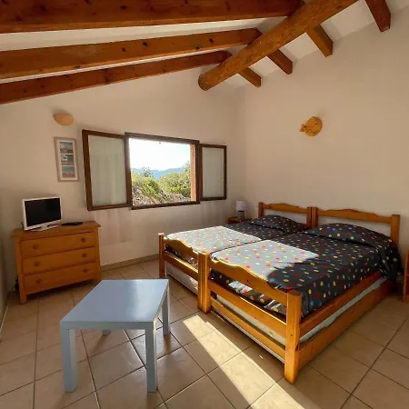 Maison A Deux Pas De La Avec Grande Terrasse Et 6 Couchages A Porto-vecchio - Fr-1-62-148 * Порто-Веккьо